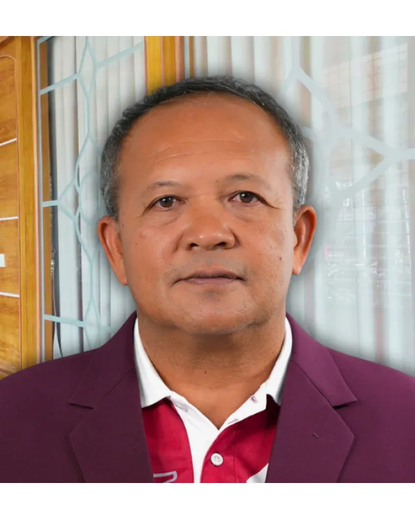 นายพรเทพ ปานเนาว์
