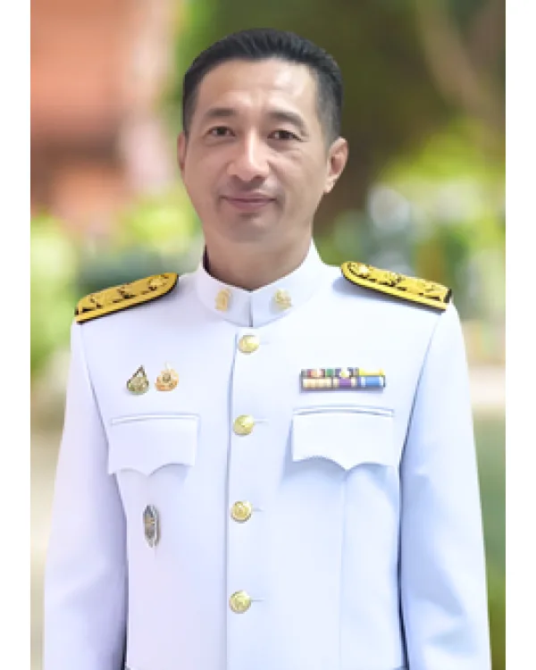 นายเกรียงศักดิ์ โล่ห์เส็ง