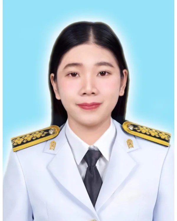 นางสาวรสริน เบี้ยวจันทร์